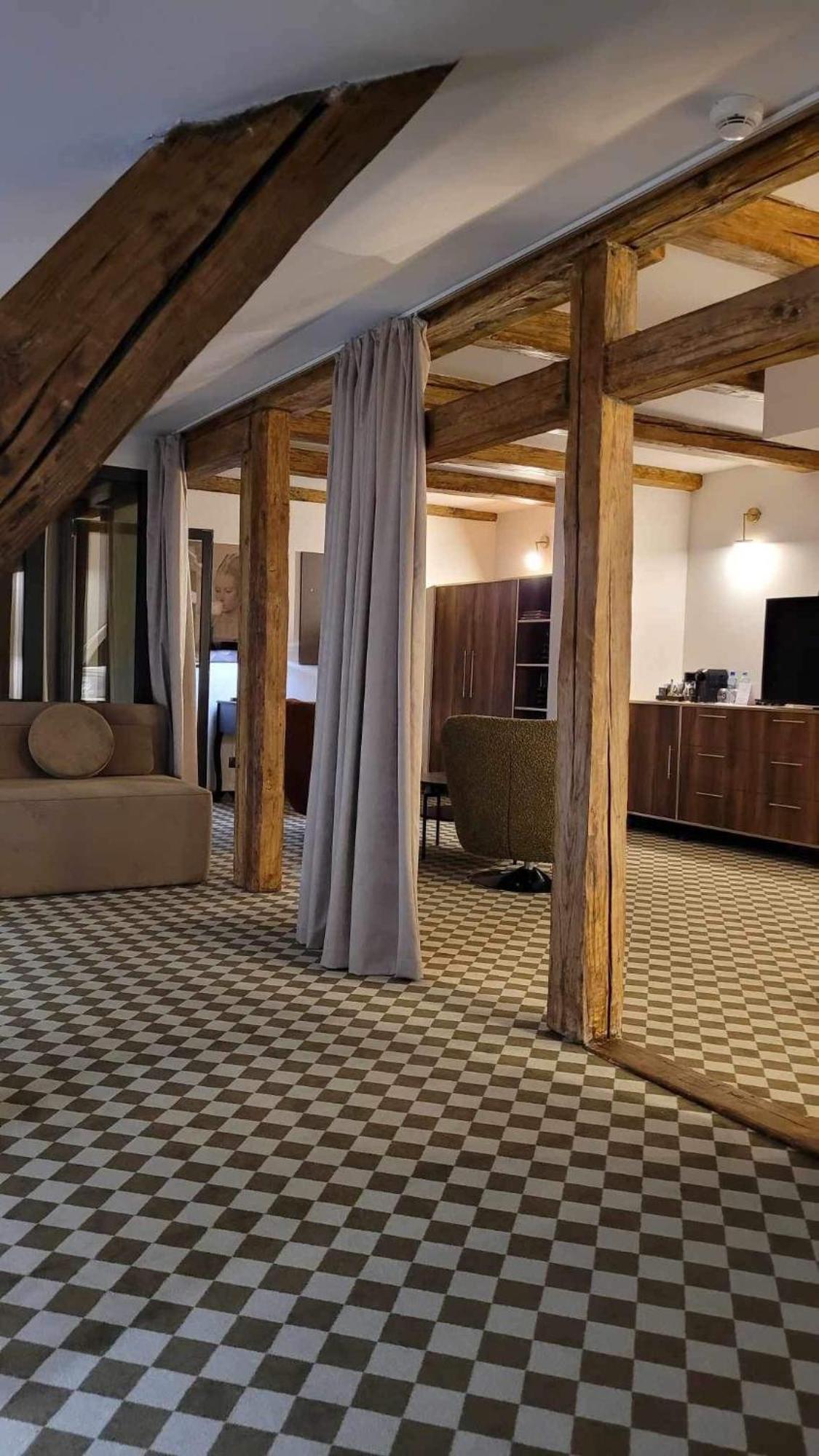 Hotel Pietryna Łódź Kültér fotó